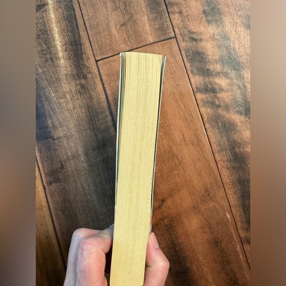 The Secrets Sister Keep by Sinead Moriarty - Picture 3 of 4